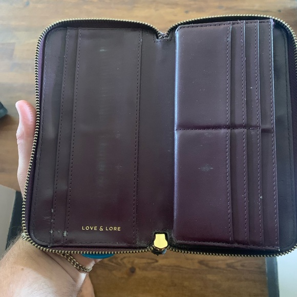 Love and Lore clutch handbag - Picture 3 of 3